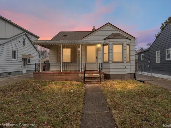 19163 Kenosha St, Harper Woods, MI 48225