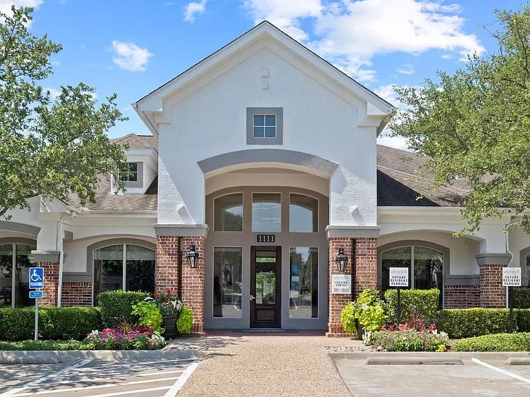 Eleven11 Lexington at Flower Mound — Photo 26