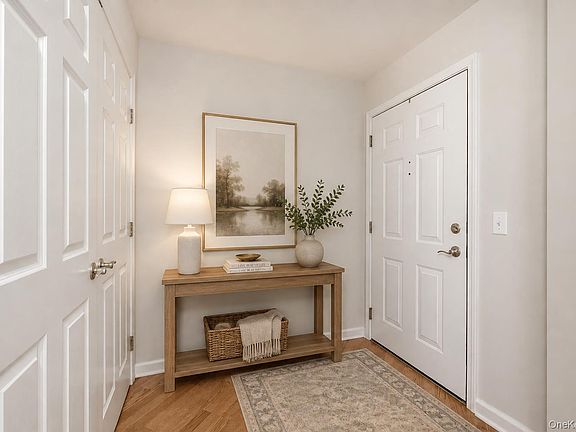 3rd image of 100 Woodcrest Lane #124
