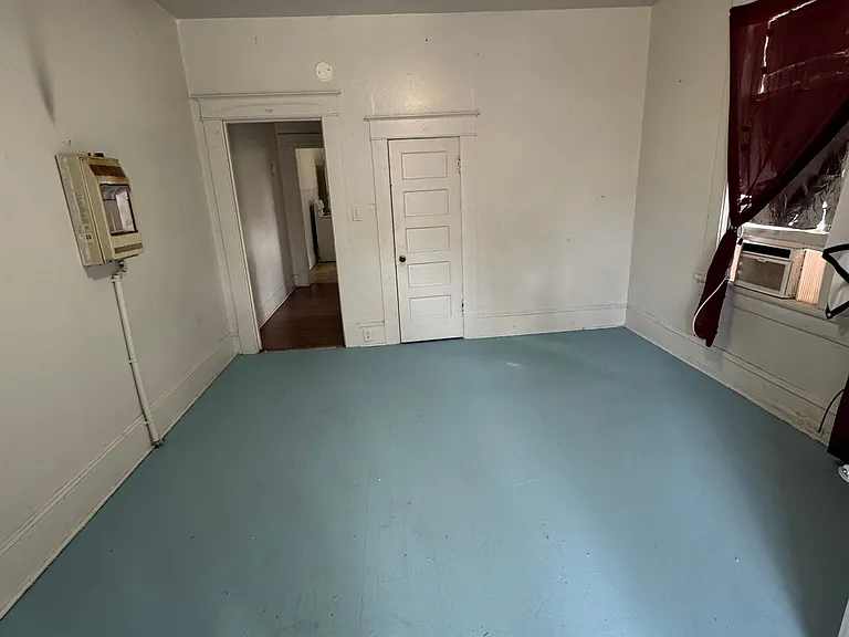 114 Egan St — Photo 6