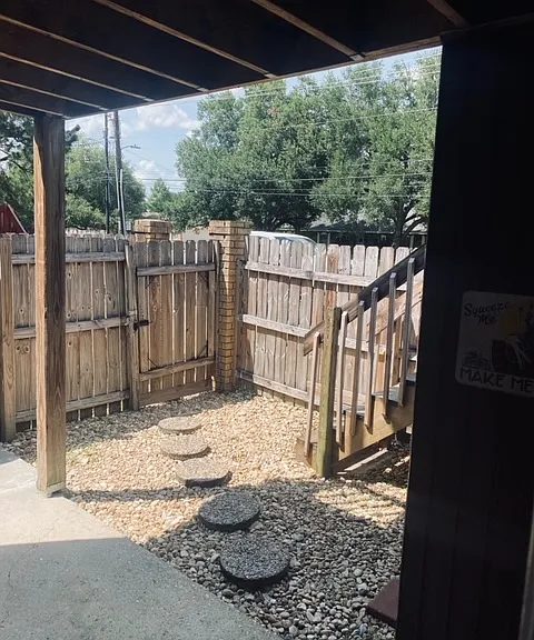 Exterior patio 2