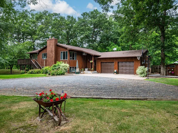 9418 270th St, Chisago City, MN 55013