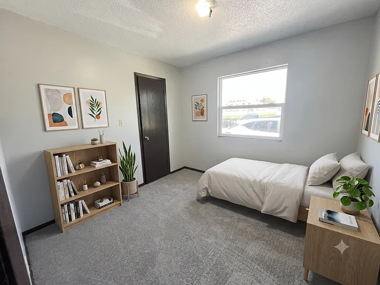 1250 Meadow Ln — Photo 4
