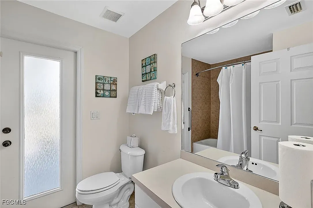 3 bed, 1631 sqft, $3,150 — Photo 1