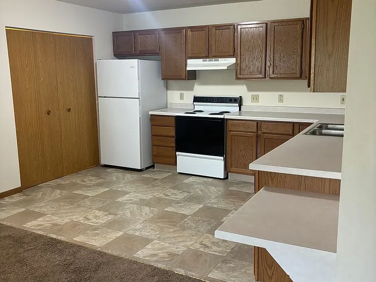 213 Larabee St #1-7 — Photo 1