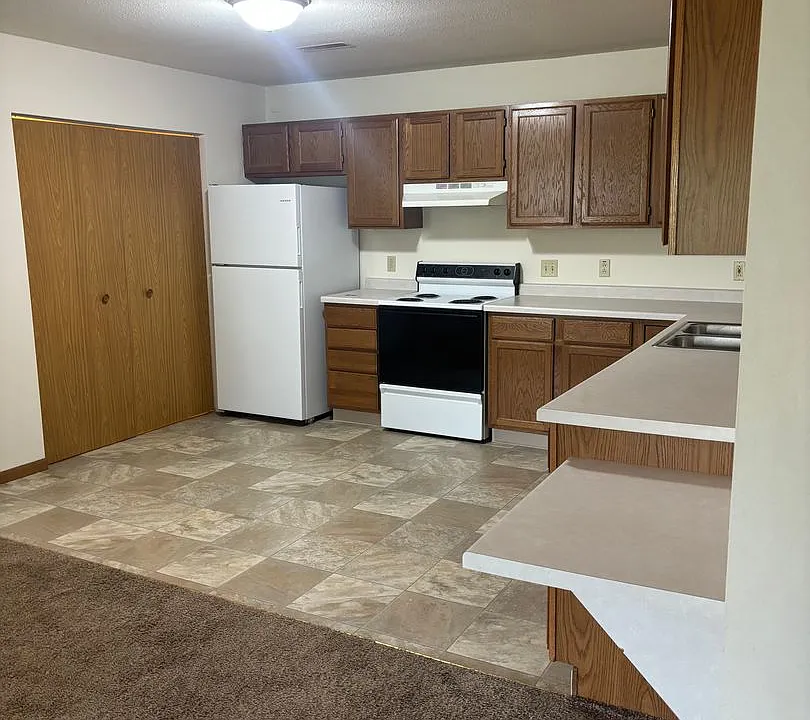213 Larabee St #1-7
