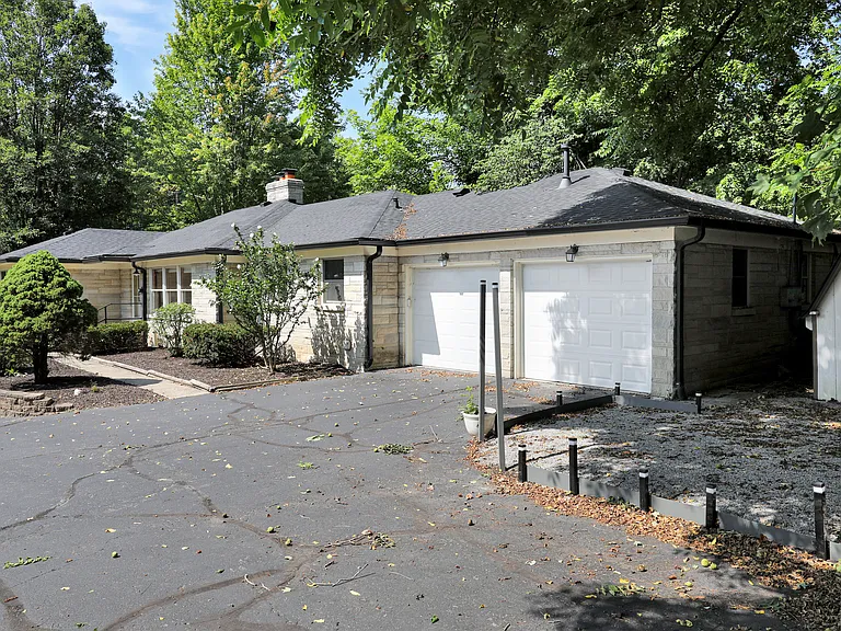 760 W Pine St — Photo 35