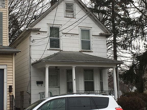 2nd image of 827 Amsterdam Ave