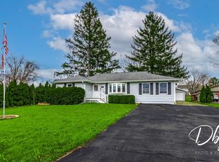 395 Magnolia Ave, Gurnee, IL 60031