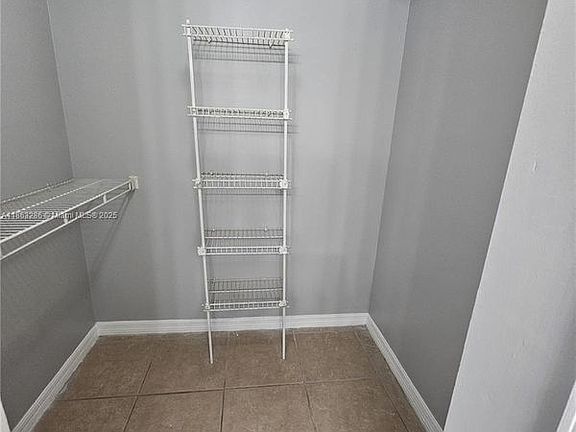 5th image of 8106 Glenmoor Dr #8106