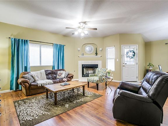 5th image of 11508 Tickford Dr