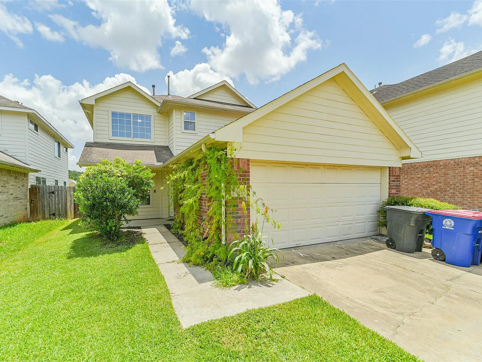 4 bed, 2.5 bath, 1796 sqft, $1,795 — Photo 1