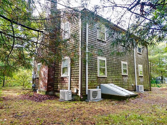 4th image of 25 Harvard Dr