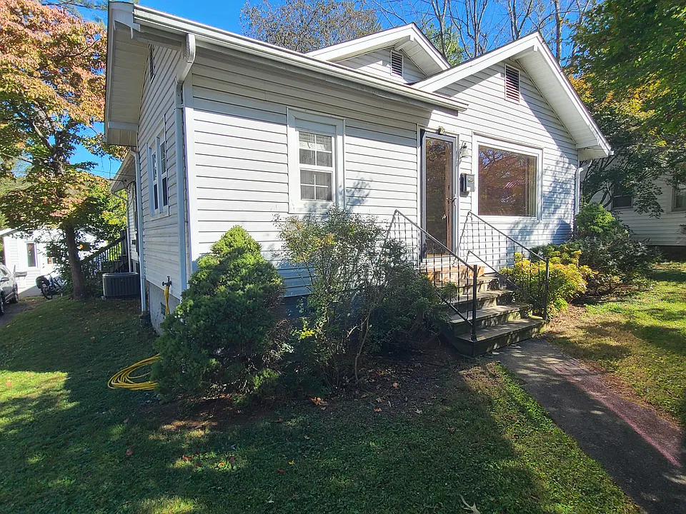 79 Herron Ave