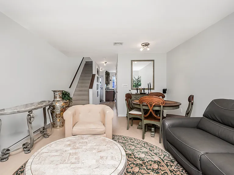 8 Davids Ln — Photo 5