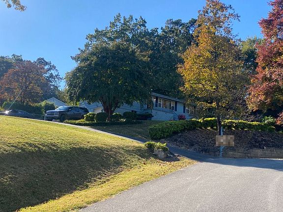 3rd image of 927 Belvoir Hills Cir