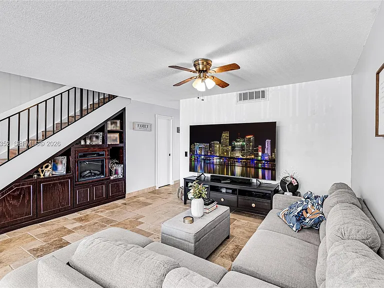 1424 NW 113th Way — Photo 8