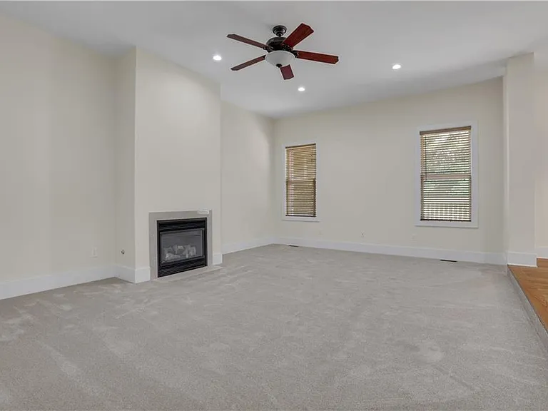 3228 Silver Lake Dr NE — Photo 19