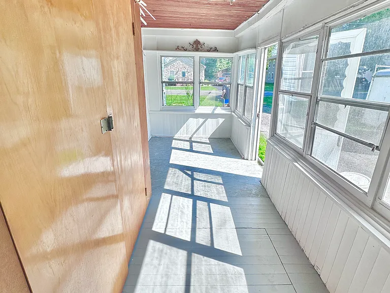 5758 Crabtree Ln — Photo 22