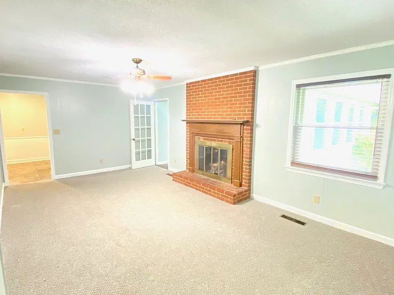 1723 Verona Dr — Photo 9