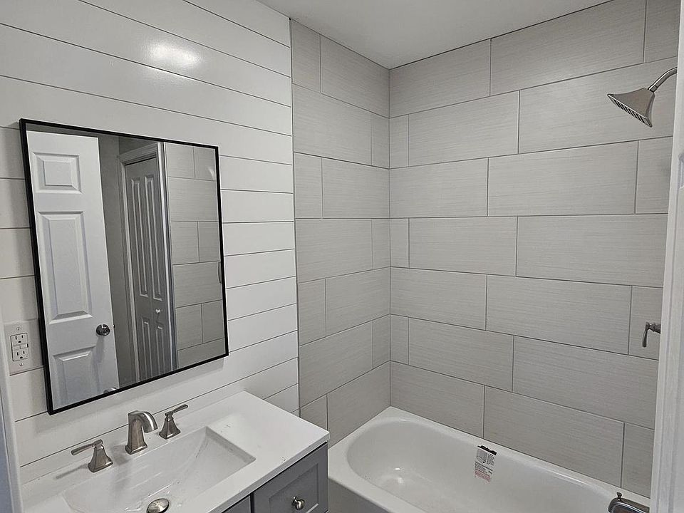 2nd image of 19 Miramar Dr