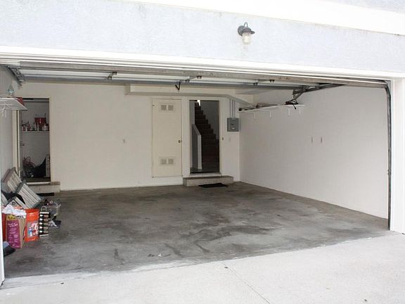 4th image of 2432 Gramercy Ave APT B
