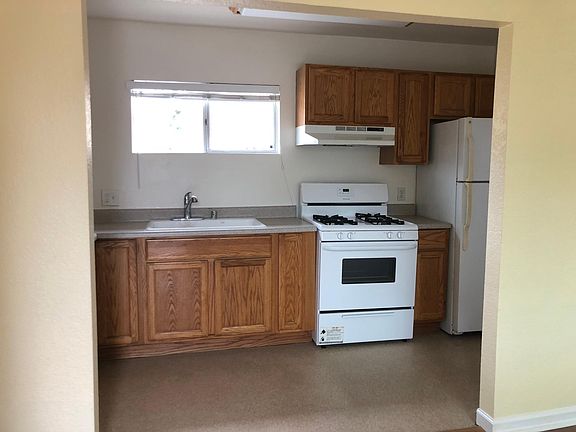 5th image of 2929 Kalmia St