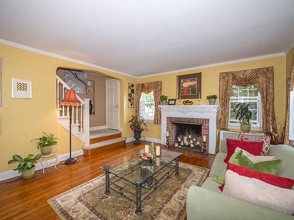2nd image of 1381 Anna Pl