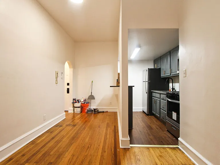 326 W Chelten Ave — Photo 18