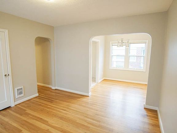 4th image of 1952 NW Lovejoy St APT 2