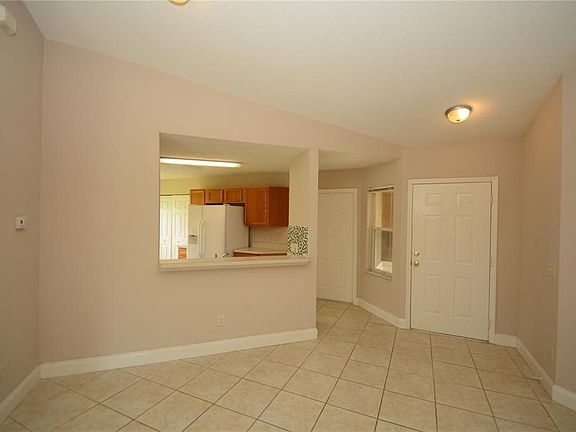 4th image of 10 Zoeller Ct