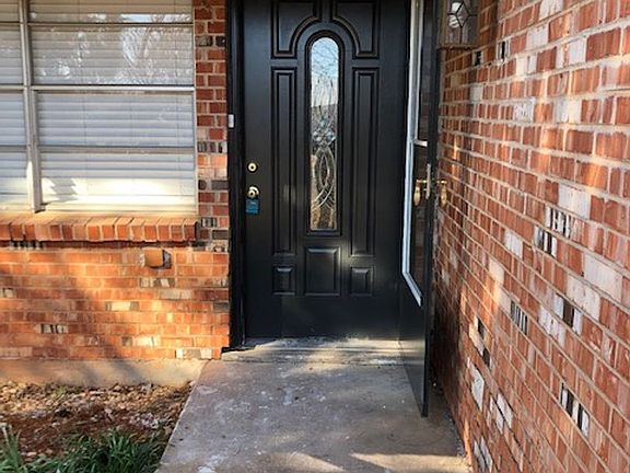 2nd image of 310 N La Salle Dr