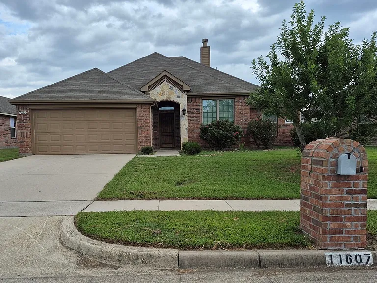 11607 Michele Dr — Photo 1