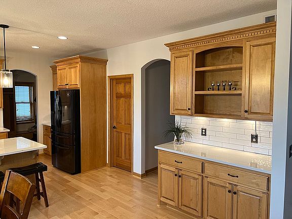 4th image of 2810 Aspen Lake Dr NE