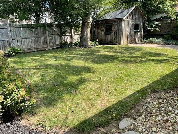 3rd image of 1117 E Richwoods Blvd