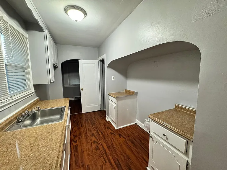 9131 Manor St — Photo 7