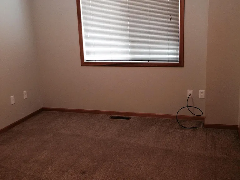 1180 Lindsey Ln — Photo 9