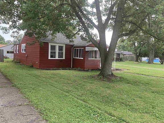 3rd image of 2500 N Maplewood Ave