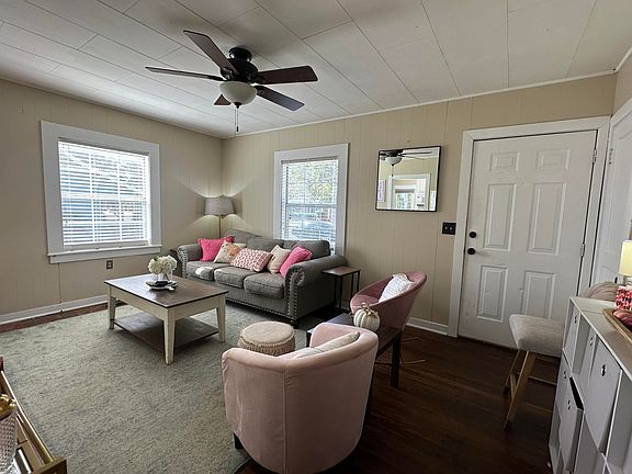 2nd image of 509 Montgomery Rd