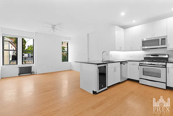 Kitchen, photo 1
