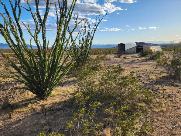 14279 S Anegam Rd, Yucca, AZ 86438