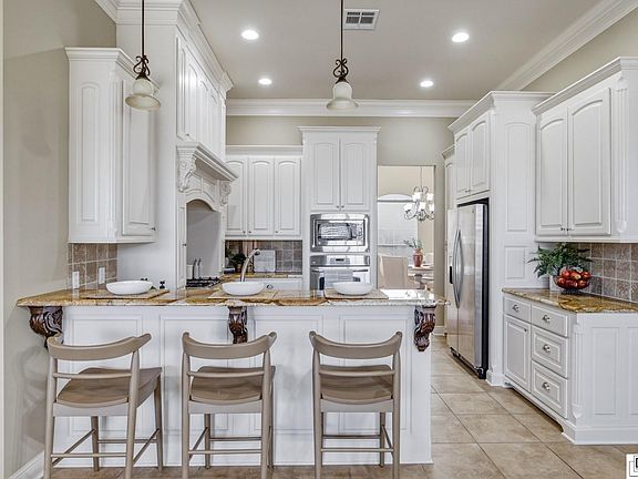 4th image of 436 E Frenchmans Bend Rd