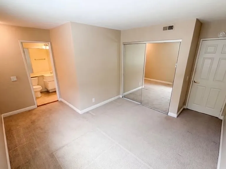 21409 Running River Ct — Photo 13