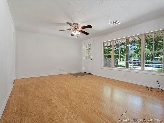 5th image of 415 N Gunter St