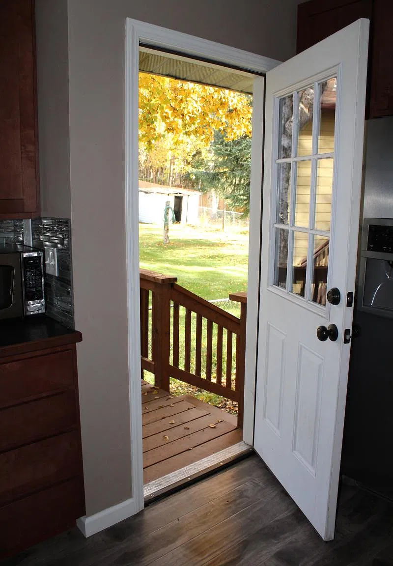 3 bed, 1.5 bath, 1400 sqft, $2,550 — Photo 3