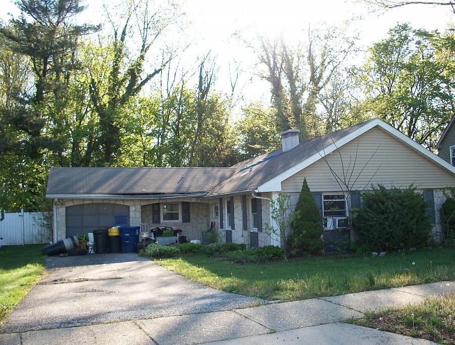 1st image of 43 Paddock Ln