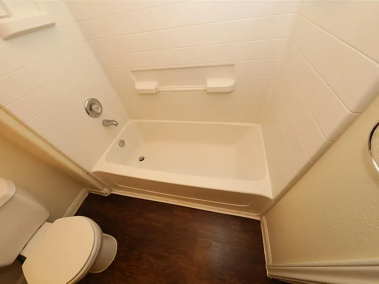 21430 Palma Grv — Photo 15