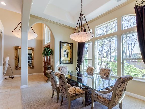 4th image of 626 Lakeridge Dr