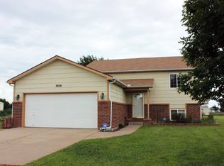 8646 N Ross Ave, Valley Center, KS 67147