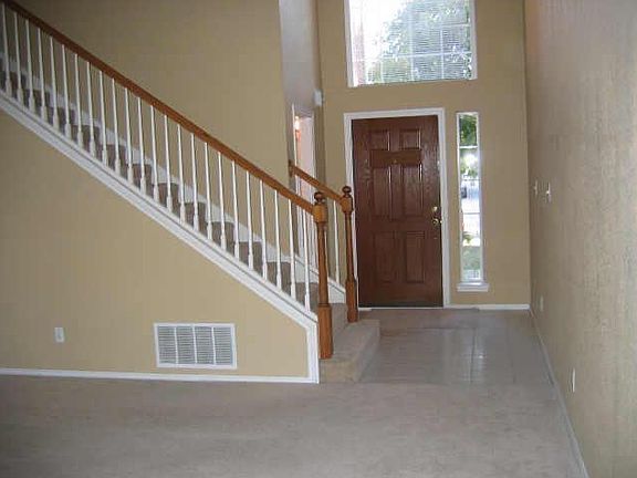 5th image of 941 Ivyglen Ct